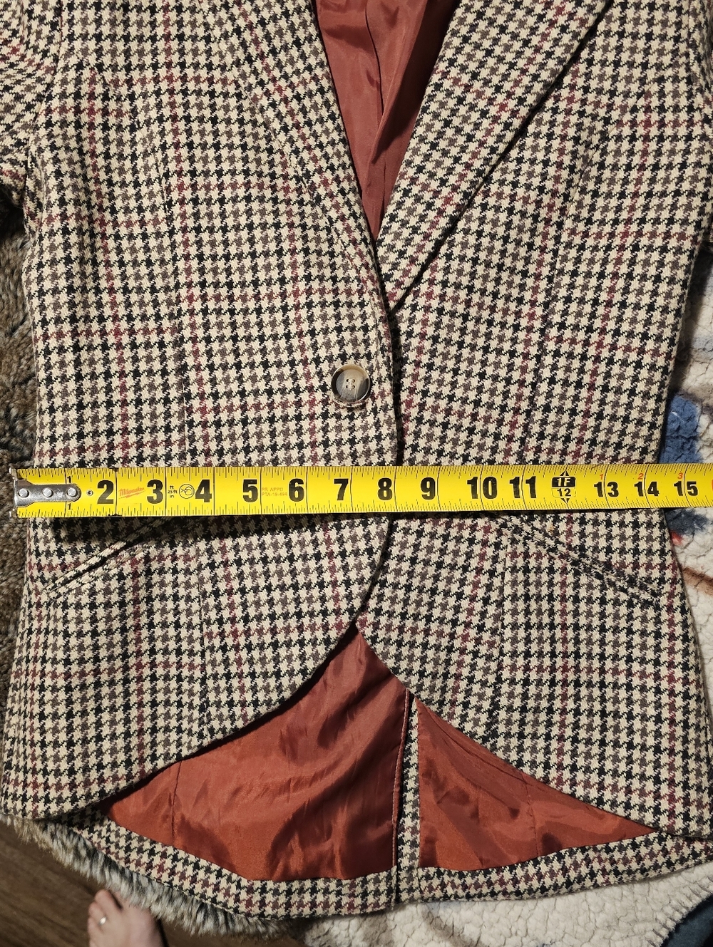 Houndstooth Tailored Blazer with Brown Suede Collar - Picture 15 of 16